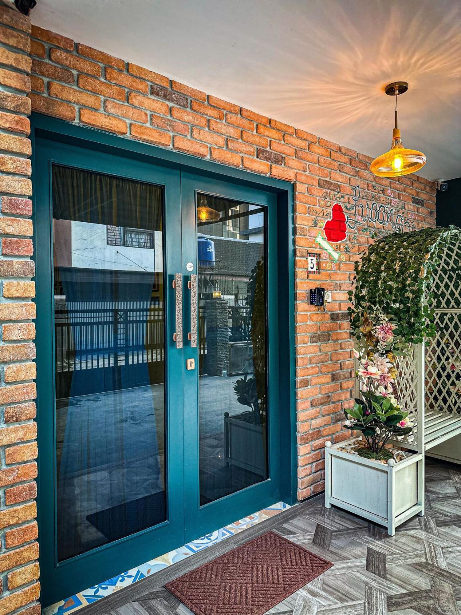 Lugano Arte Homestay Jakarta Kültér fotó